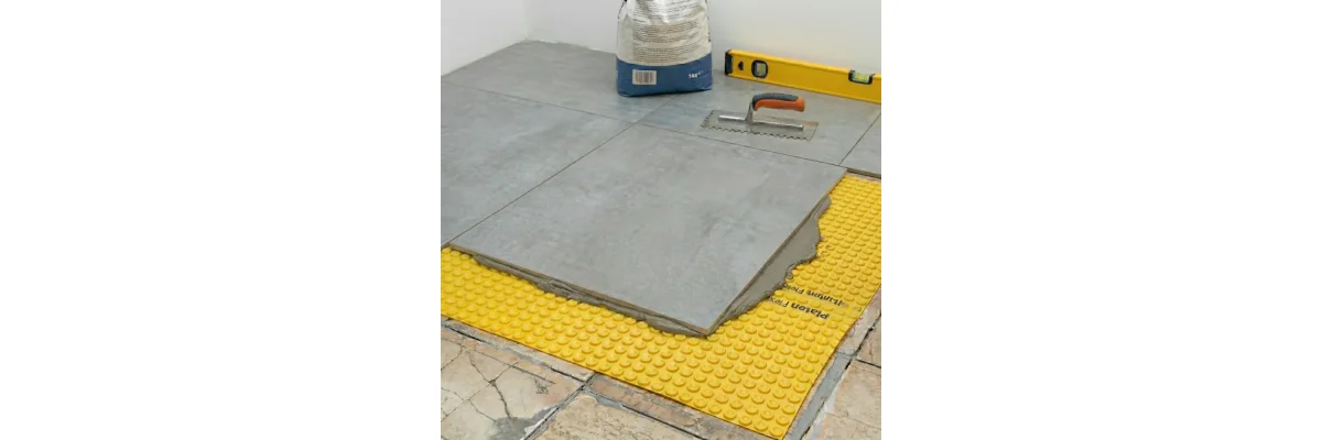 Entkopplungsmatte Fliesen auf Fliesen – Altfliesen sicher überfliesen (Ratgeber) - Entkopplungsmatte Fliesen auf Fliesen – Altfliesen sicher überfliesen (Ratgeber)